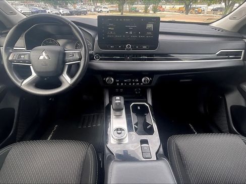 Used 2025 Mitsubishi Outlander ES AWD/4WD image 10