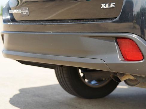 Used 2015 Toyota Highlander XLE FWD image 37