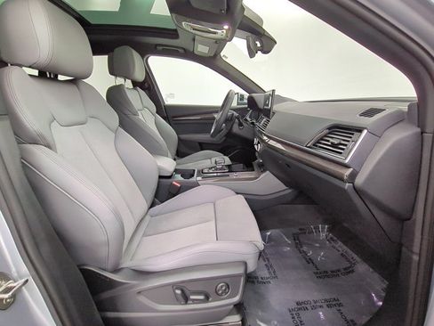 Used 2025 Audi SQ5 Premium Plus AWD/4WD image 25