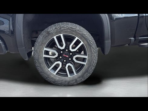Used 2024 GMC Sierra 1500 AT4 w/ Technology Package AWD/4WD image 28