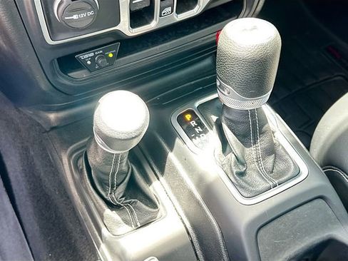 Used 2020 Jeep Wrangler Unlimited Sahara AWD/4WD image 16
