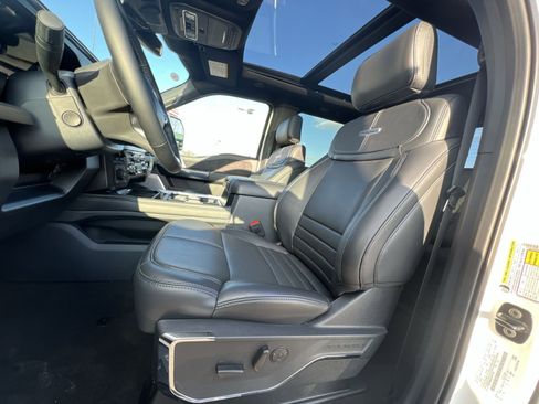 New 2025 Ford F250 Platinum image 13