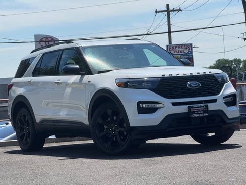 Used 2023 Ford Explorer ST-Line w/ Class IV Trailer Tow Package AWD/4WD image 3