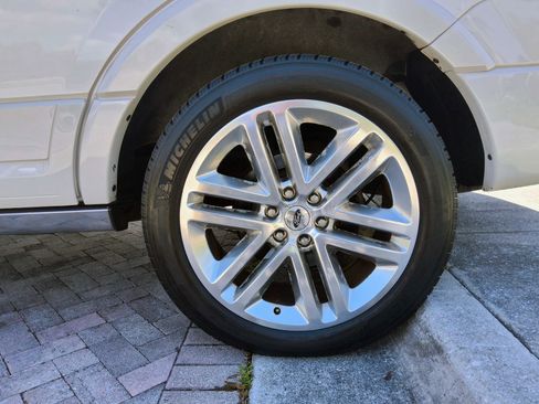 Used 2017 Ford Expedition Platinum RWD image 48