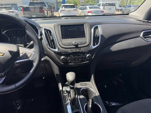 Certified 2024 Chevrolet Equinox LT AWD/4WD image 2