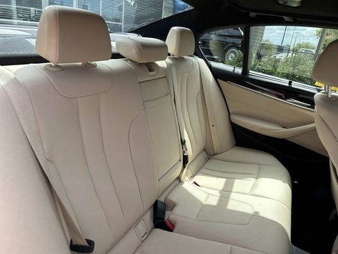 Used 2020 BMW 530i w/ M Sport Package RWD image 11
