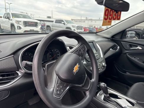 Used 2016 Chevrolet Malibu LT image 15