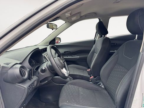 Used 2022 Nissan Kicks S image 9