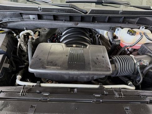 Used 2025 Cadillac Escalade Sport w/ LPO, ONYX Package image 32