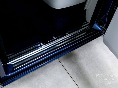 Used 2019 Rolls-Royce Phantom Sedan image 25