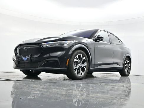 Used 2021 Ford Mustang Mach-E Premium image 17