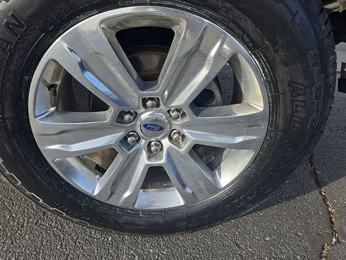 Used 2018 Ford F150 Platinum w/ Equipment Group 701A Luxury image 42