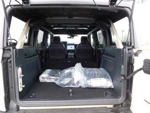 New 2026 Ford Bronco Badlands image 24