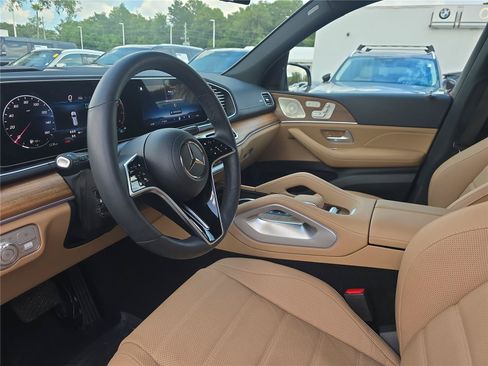 Used 2024 Mercedes-Benz GLS 450 4MATIC image 16