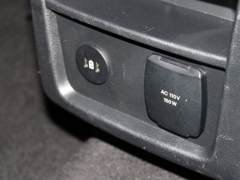 Used 2024 Ford Edge Titanium image 33