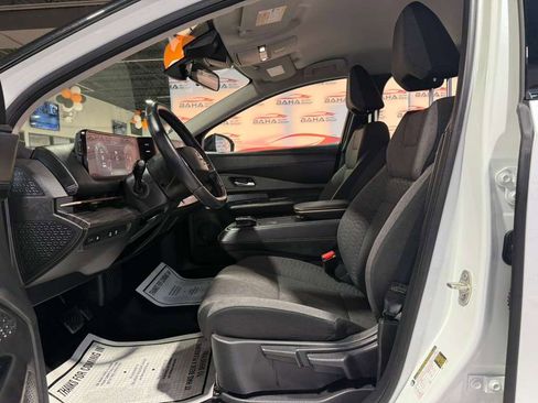 Used 2023 Nissan Ariya FWD image 31