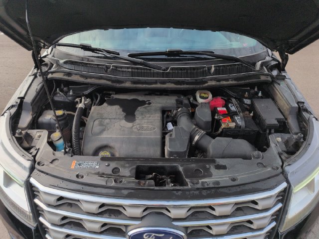 Used 2017 Ford Explorer XLT w/ Equipment Group 202A AWD/4WD image 50