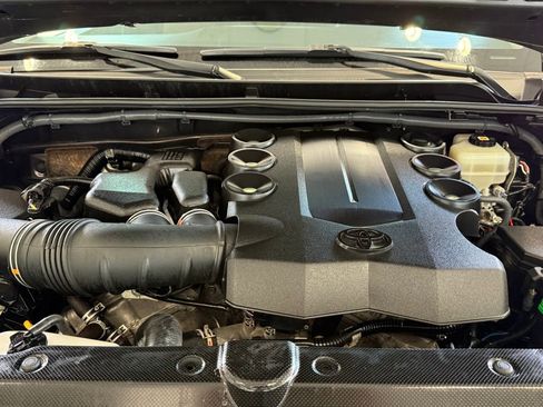 Used 2021 Toyota 4Runner SR5 AWD/4WD image 34