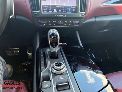 Used 2018 Maserati Levante S GranLusso image 29