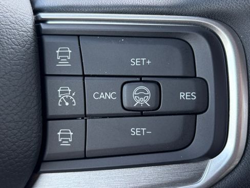 New 2026 Jeep Grand Wagoneer Limited w/ 8-Passenger Seating Package AWD/4WD image 18
