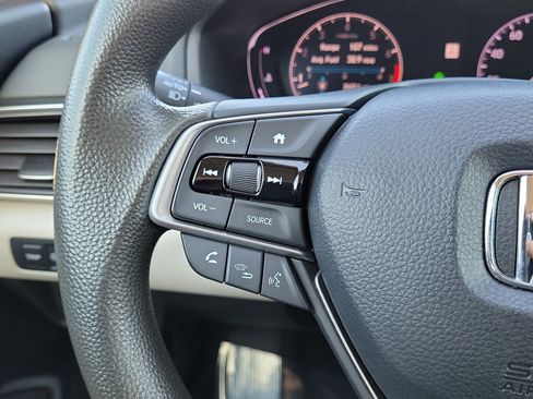 Used 2019 Honda Accord LX image 17