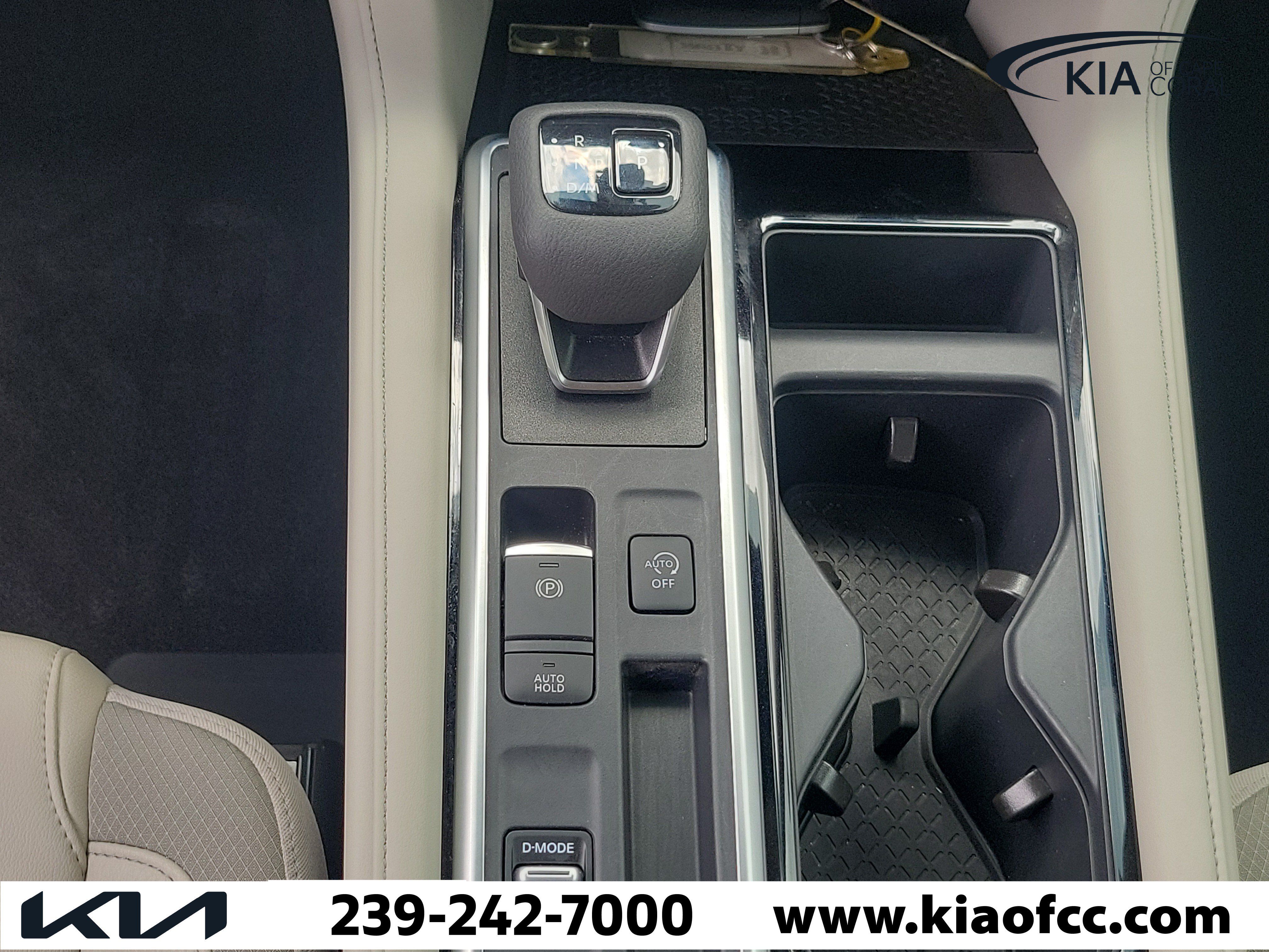 Used 2025 Nissan Pathfinder SL w/ Black Appearance Package FWD image 22