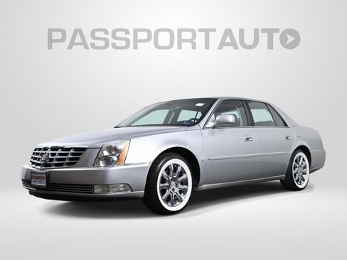 Used 2008 Cadillac DTS w/ Sun And Navigation Package FWD image 1