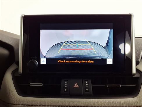 Used 2023 Toyota RAV4 XLE Premium image 19