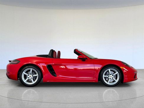 Used 2025 Porsche 718 Boxster image 9