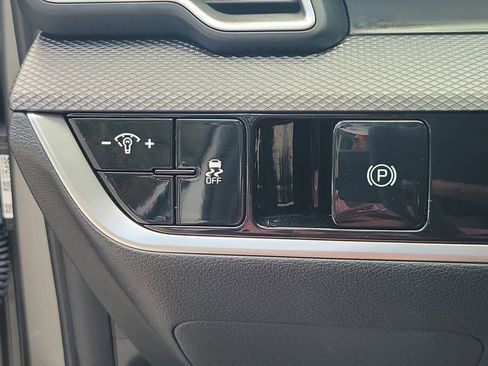 Used 2025 Kia Sportage LX FWD image 30