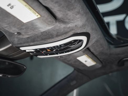 Used 2015 Porsche Cayenne Turbo image 73