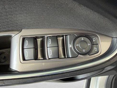 Used 2017 Chevrolet Malibu LT FWD image 14