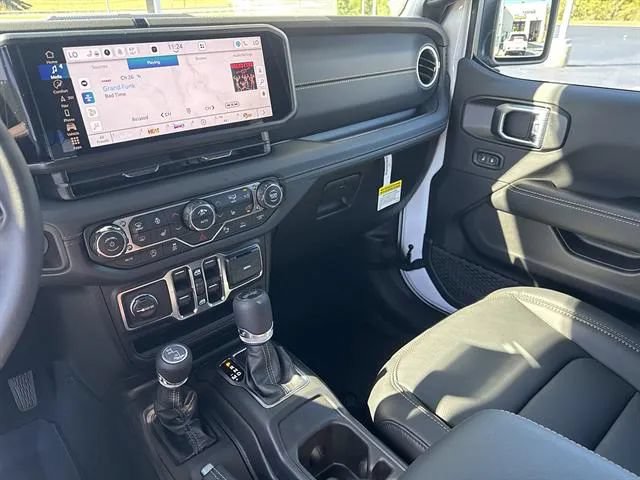 New 2027 Jeep Wrangler Unlimited Sahara AWD/4WD image 10