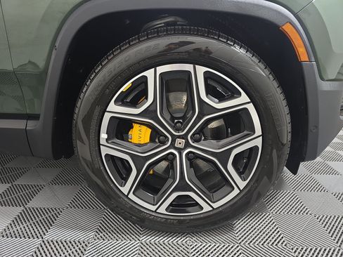 Used 2024 Rivian R1S Launch Edition AWD/4WD image 11