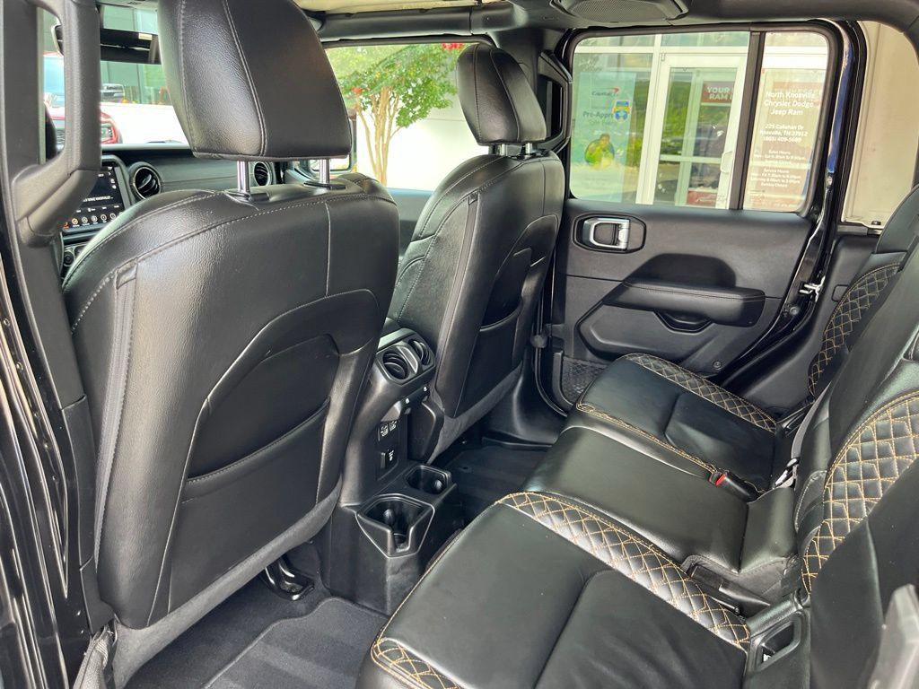 Used 2022 Jeep Gladiator Overland AWD/4WD image 16