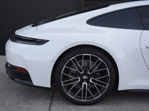 Certified 2026 Porsche 911 Carrera RWD image 33