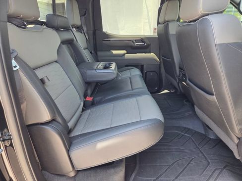 Used 2023 Chevrolet Silverado 1500 ZR2 w/ Technology Package AWD/4WD image 15