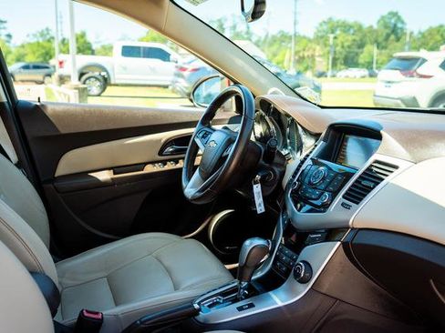 Used 2014 Chevrolet Cruze Diesel w/ Enhanced Safety Package FWD image 23