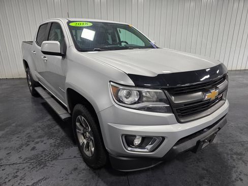 Used 2018 Chevrolet Colorado Z71 w/ LPO, Premium Interior Package AWD/4WD image 2