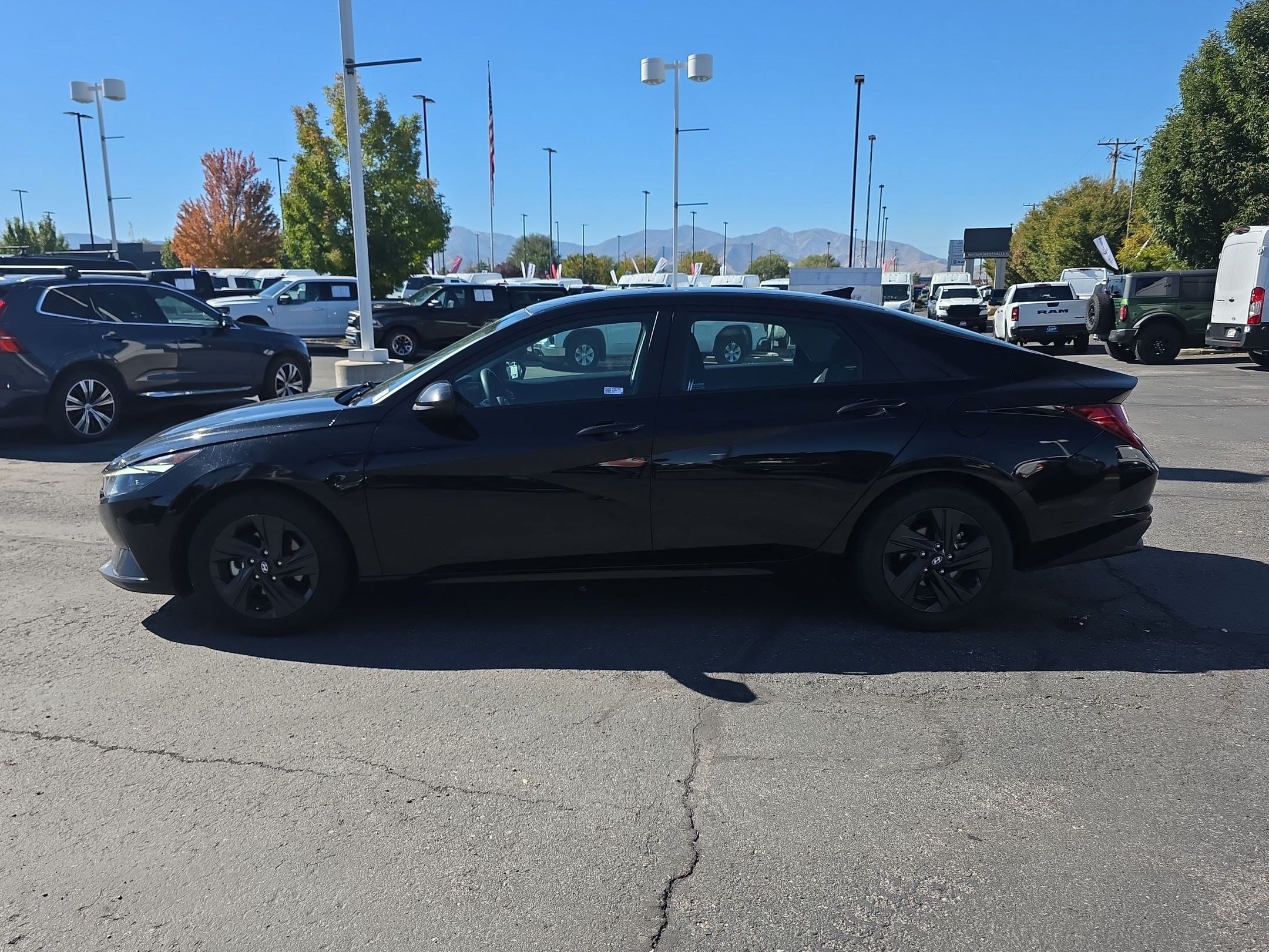 Used 2023 Hyundai Elantra Blue w/ Cargo Package FWD image 9