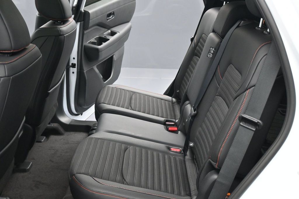 New 2026 Nissan Pathfinder Rock Creek AWD/4WD image 19