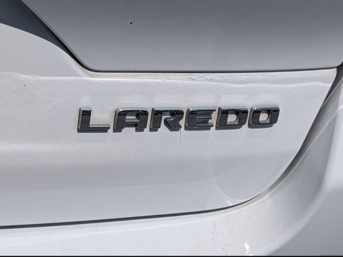 Used 2023 Jeep Grand Cherokee Laredo RWD image 6