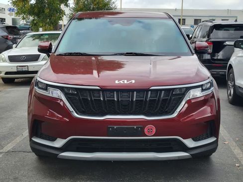 Used 2022 Kia Carnival LX FWD image 11