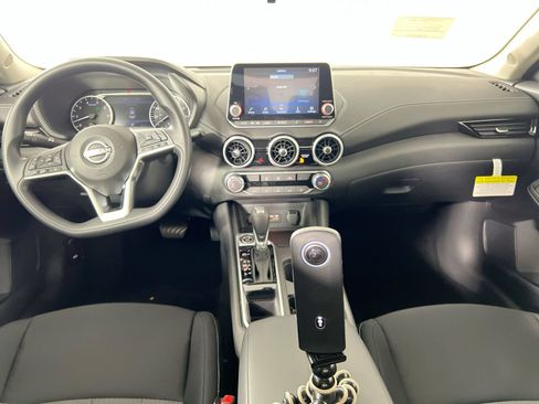 Used 2025 Nissan Sentra SV FWD image 22