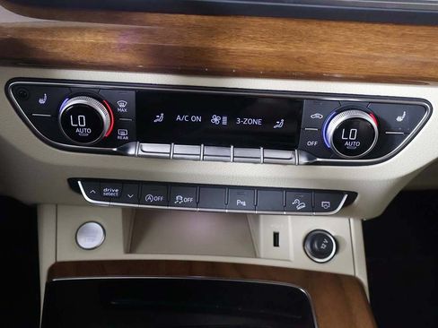 Used 2023 Audi Q5 2.0T Premium w/ Convenience Package AWD/4WD image 47