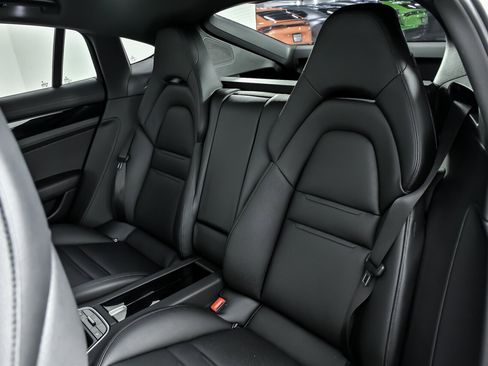 Used 2018 Porsche Panamera 4S image 25