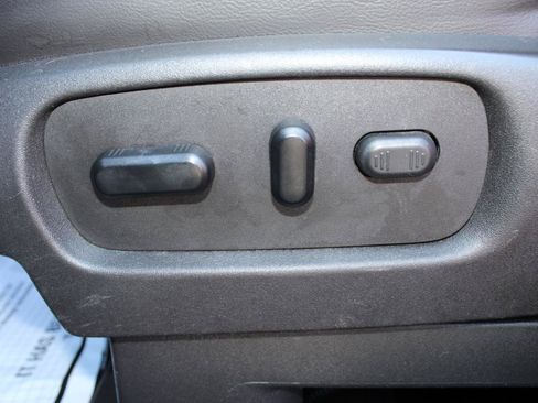 Used 2013 Ford Explorer XLT AWD/4WD image 13