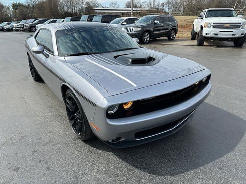 Used 2016 Dodge Challenger R/T image 6