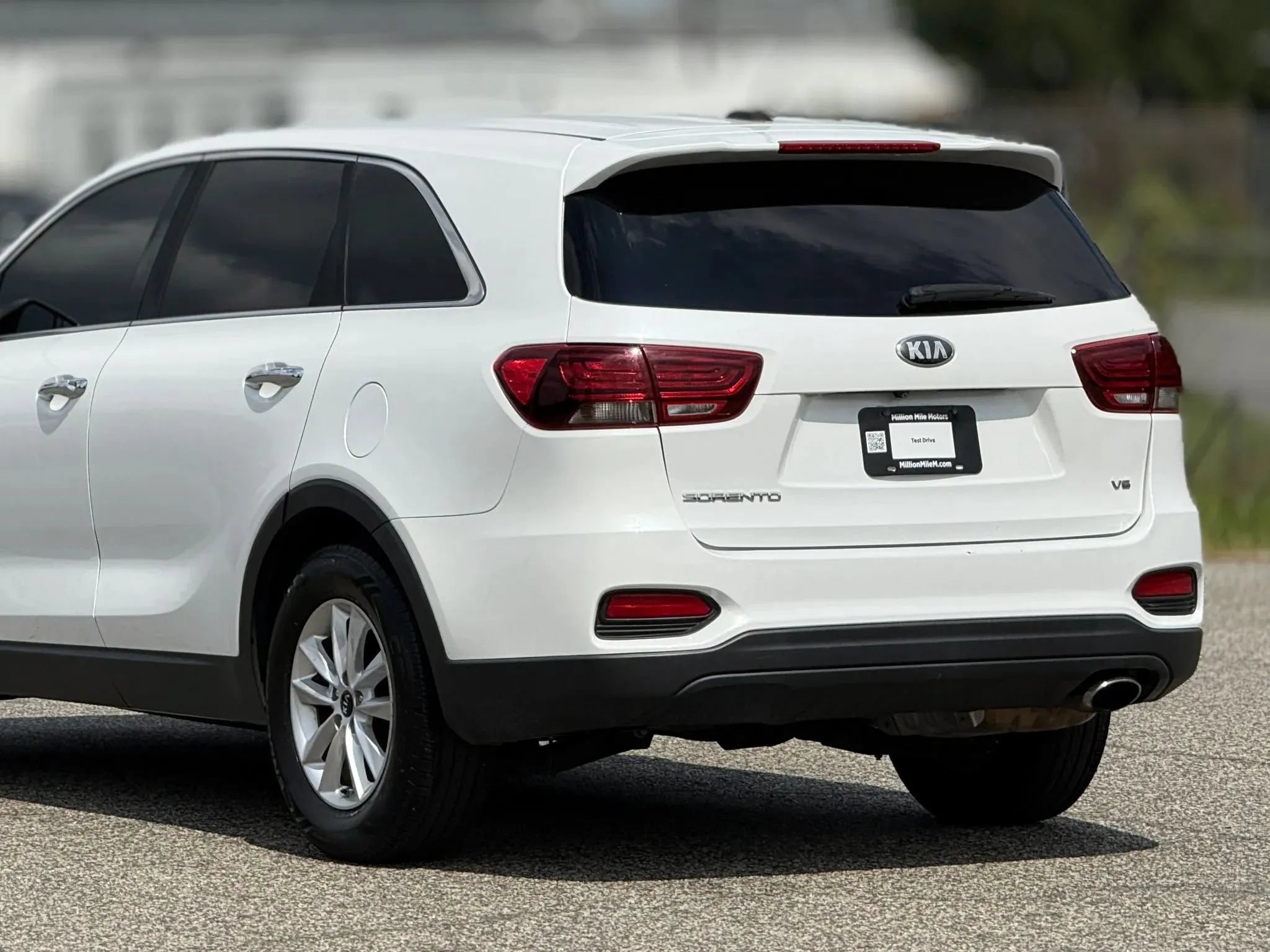 Used 2020 Kia Sorento FWD V6 image 16