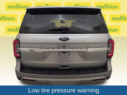 Used 2024 Ford Expedition Limited image 39